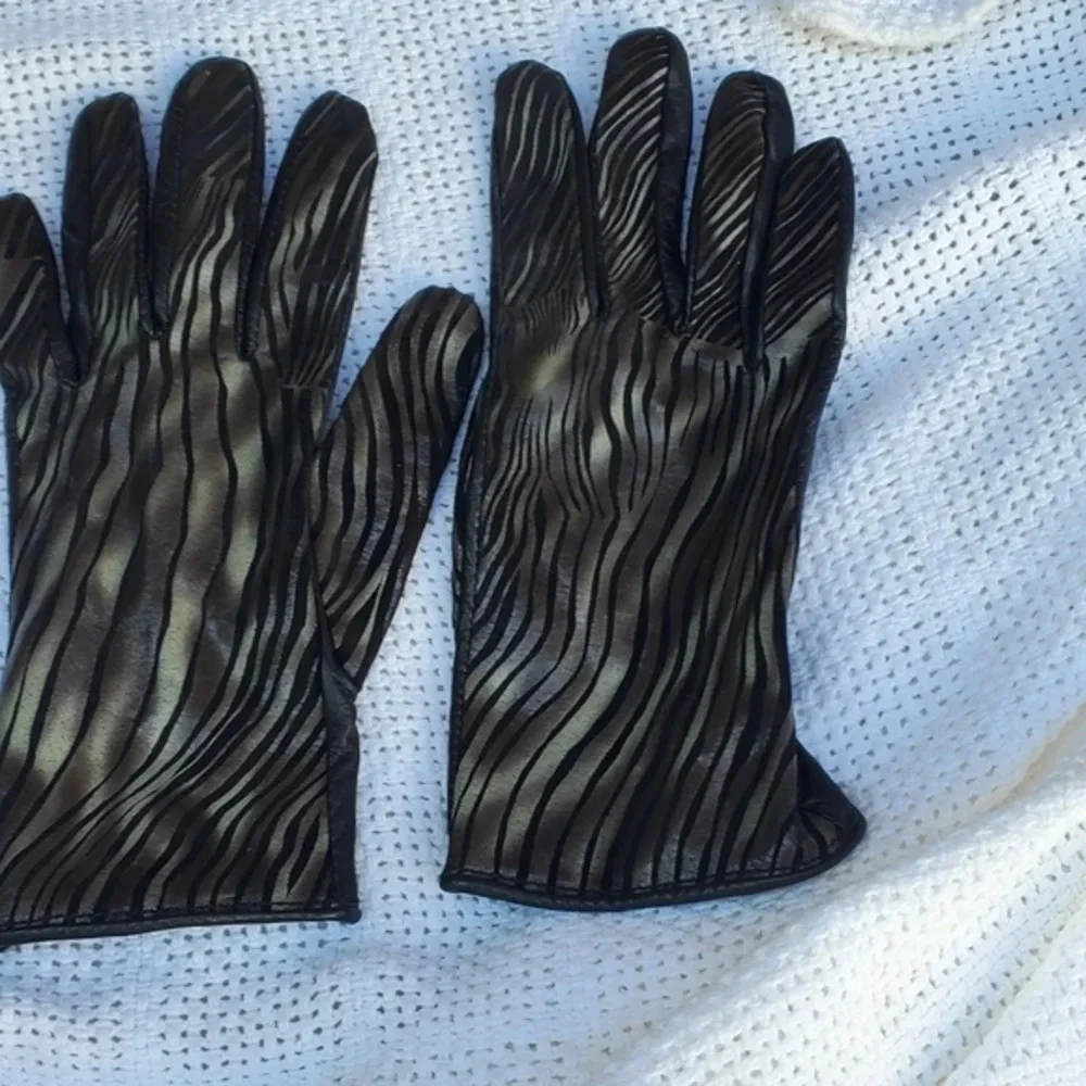 Metallic‎ Leather Gloves M